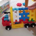 学研ニューブロックで2歳の娘と消防車の作り方に熱中する大人