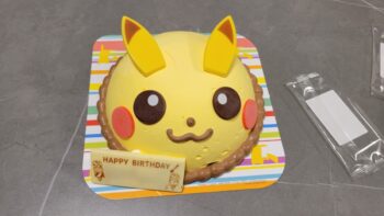 サーティワンのピカチュウアイスケーキを誕生日に予約して食べてみた！中身の味・値段・予約方法を実食レビュー